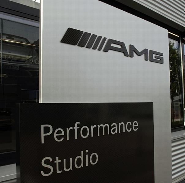 Mercedes-AMG Performance Studio